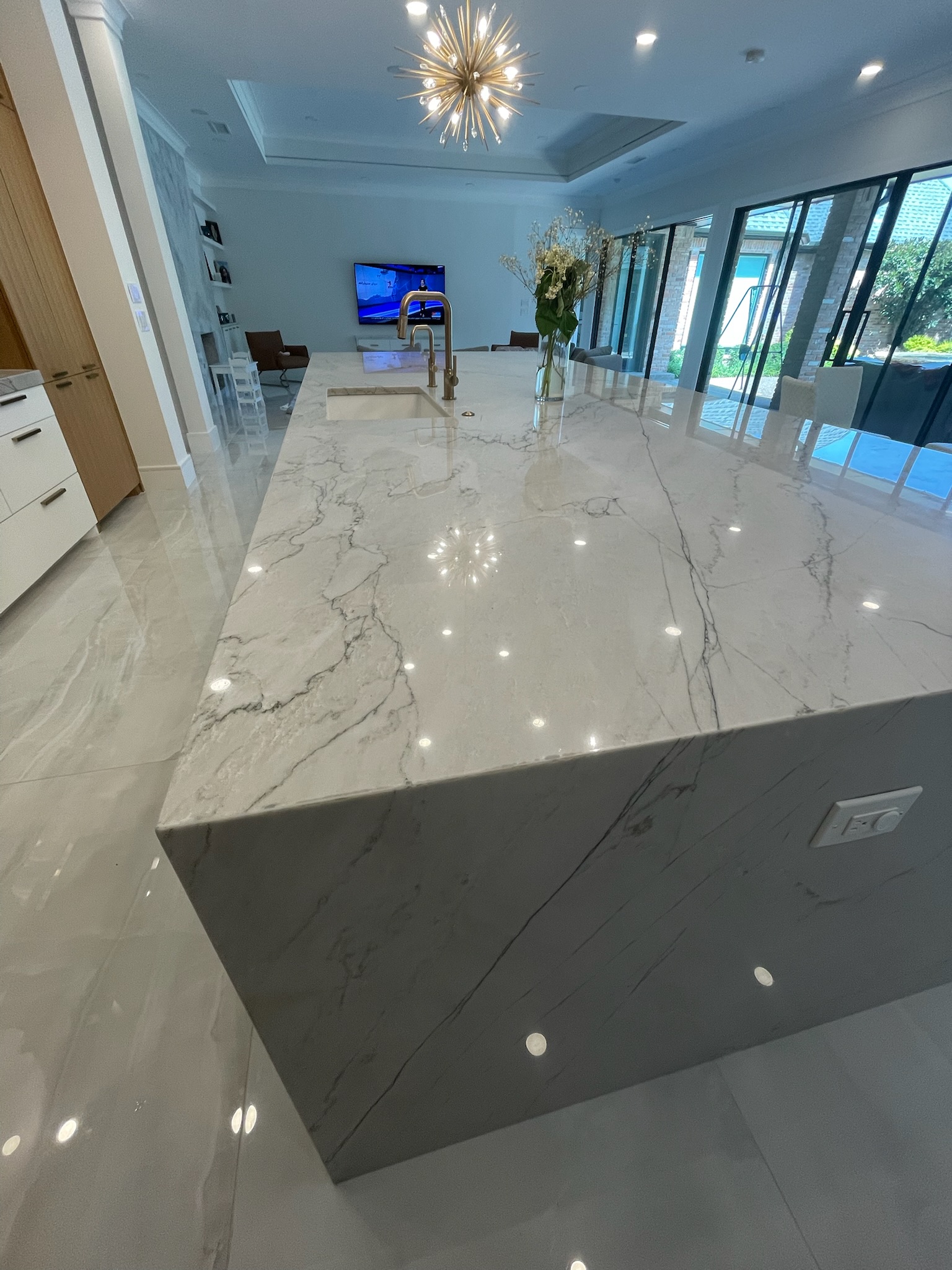 Image gallery marquee